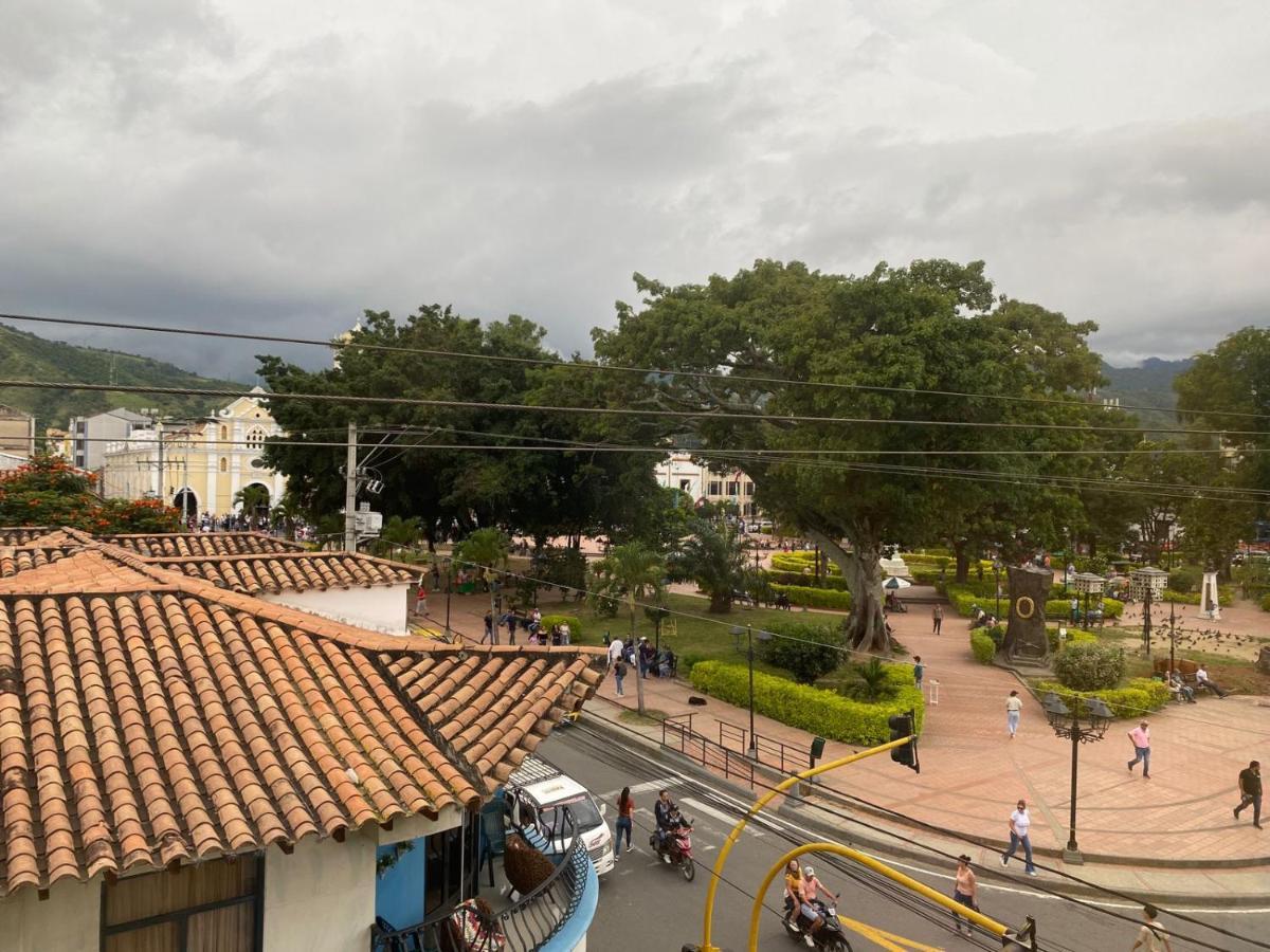 Hotel Plaza Real Ocana Bagian luar foto