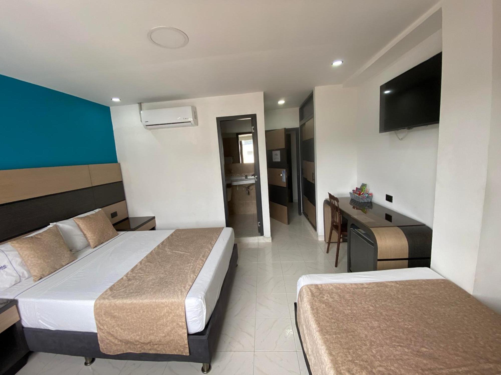 Hotel Plaza Real Ocana Bagian luar foto