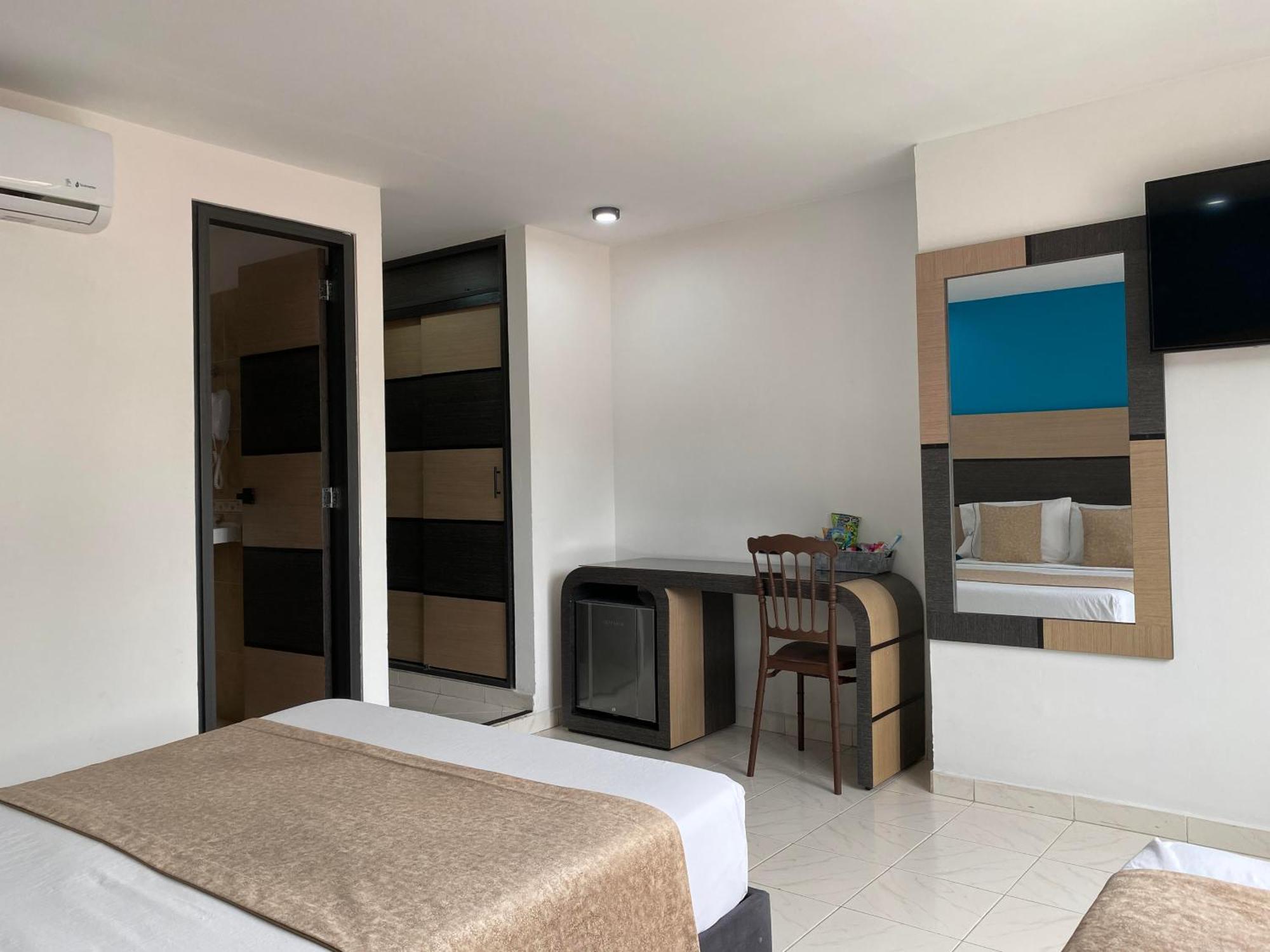 Hotel Plaza Real Ocana Bagian luar foto