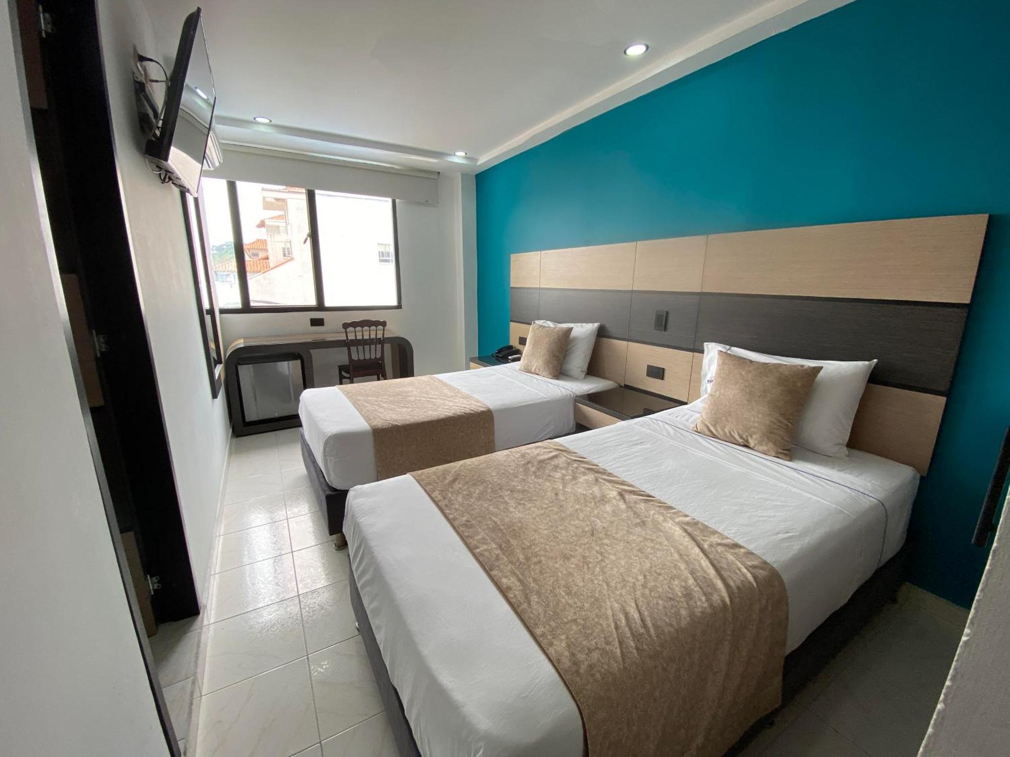 Hotel Plaza Real Ocana Bagian luar foto