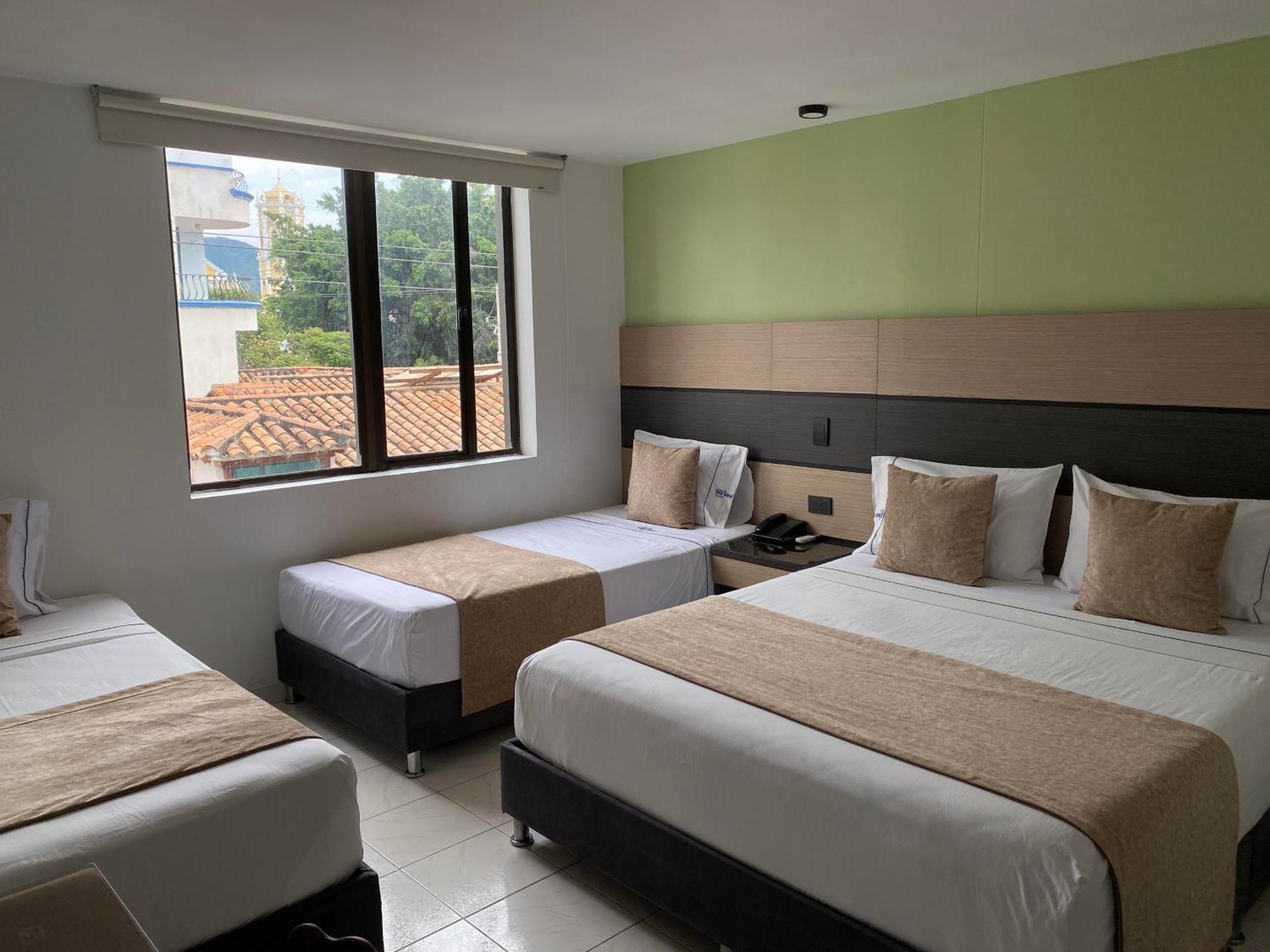 Hotel Plaza Real Ocana Bagian luar foto