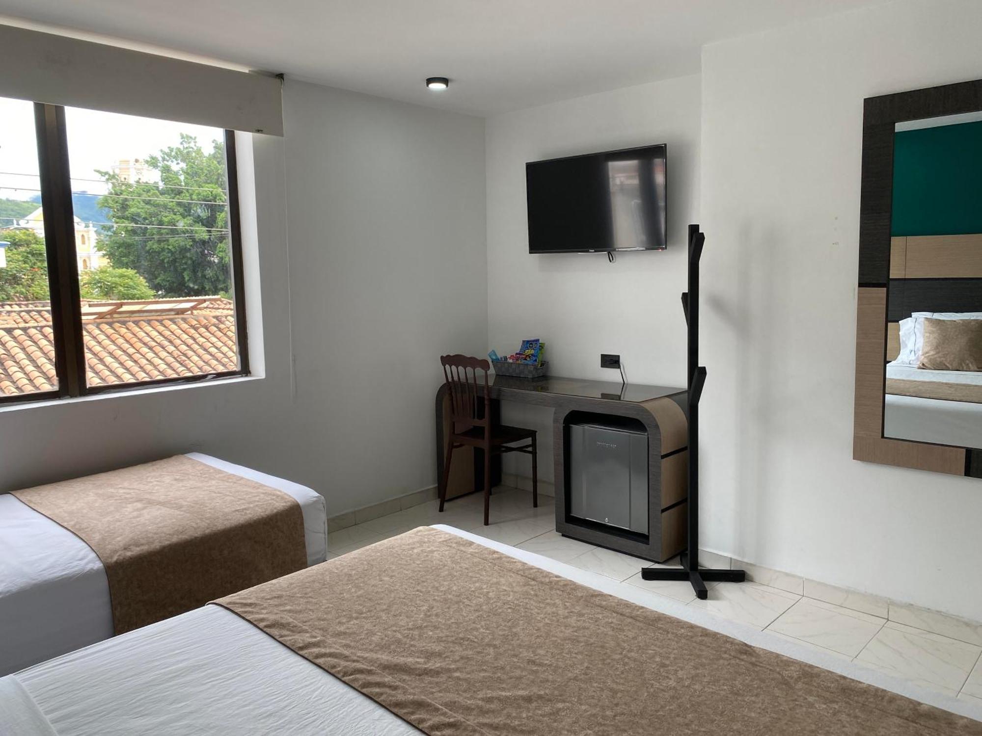 Hotel Plaza Real Ocana Bagian luar foto